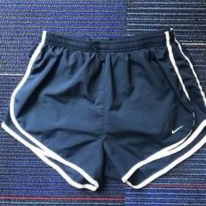 Nike Women’s Tempo Shorts Navy Medium